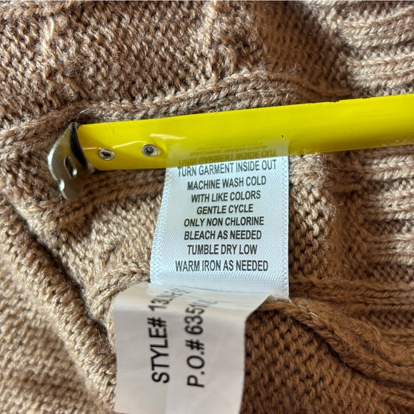 Belle du Jour Sweater Vest Cable Knit Sleeveless V-Neck Brown Size Medium - Picture 6 of 10